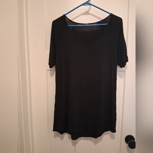 Tahari Black Short Sleeve Women's Vneck Tee Size L/XL